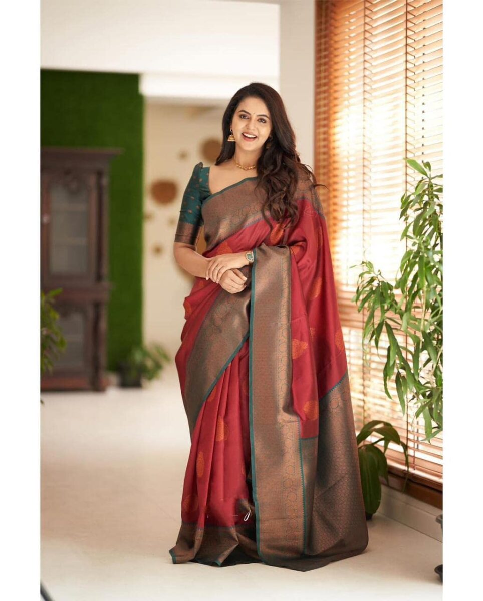 SGF11 Women's Kanjivaram Soft Lichi Silk Saree With Blouse Piece (Maroon) - Image 2